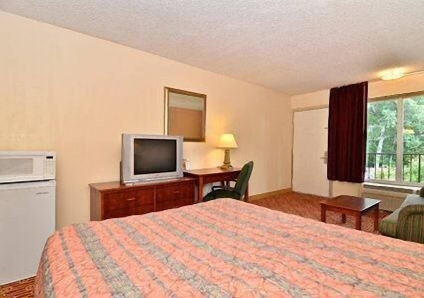 Rodeway Inn Colonial Heights I-95 Exterior foto